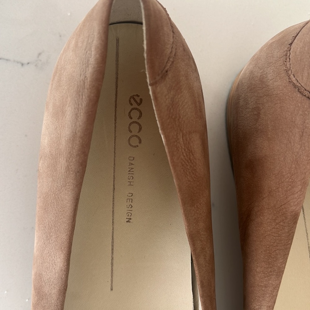 Ecco Danish Design Suede Pointed Flats 🤎 - Picture 2 of 11
